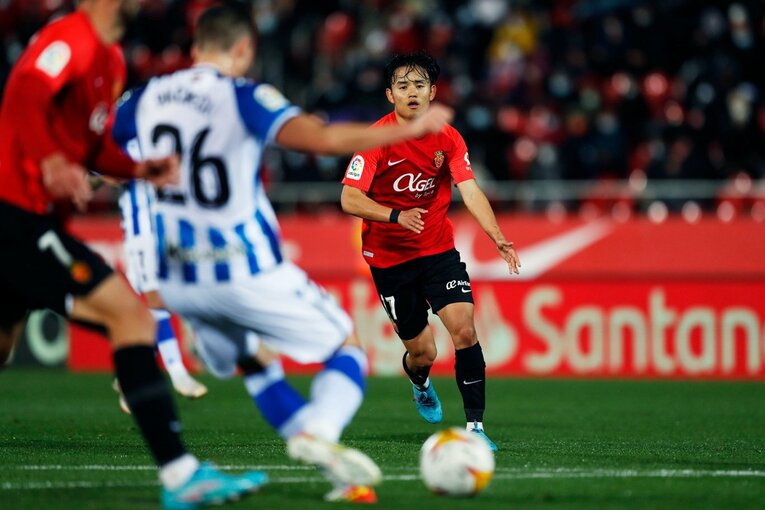 “クボが噛み合わない縦関係”に名手も同情？ 納得できない久保建英の表情、36歳ダビド・シルバの魔術〈撮影者の視点〉(27)