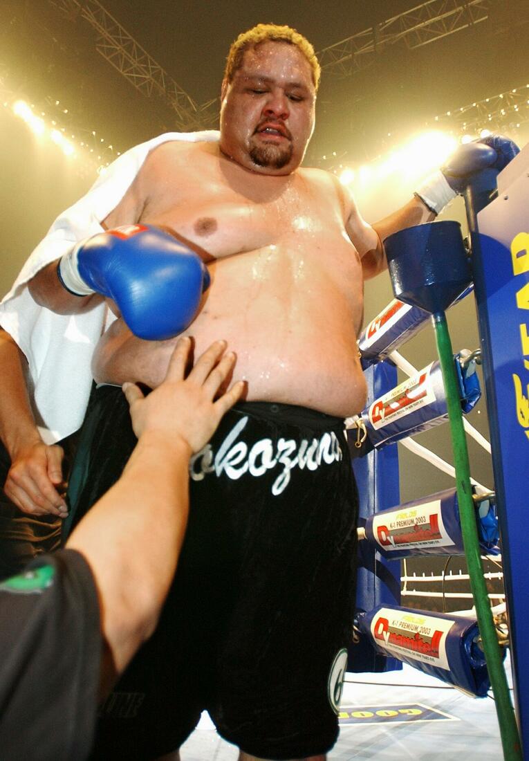 ボブ・サップとの2回の対戦ではいずれも敗れたが、チャレンジ精神を貫き続けた　©JIJI PRESS