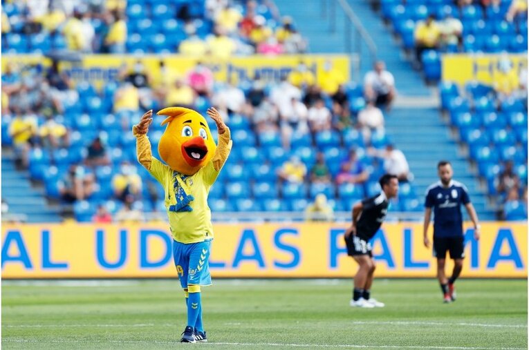 〈激写〉岡崎慎司35歳、スペイン2部から日本代表の救世主になれるか 「すごい良いヤツだよ」新天地でも愛される“侍魂”(5)