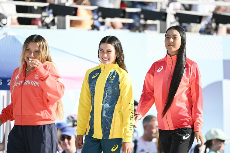 女子パークのメダリストはアリサ・トルー（中）、開心那（右）、スカイ・ブラウン（左）といずれも日本人の母を持つ