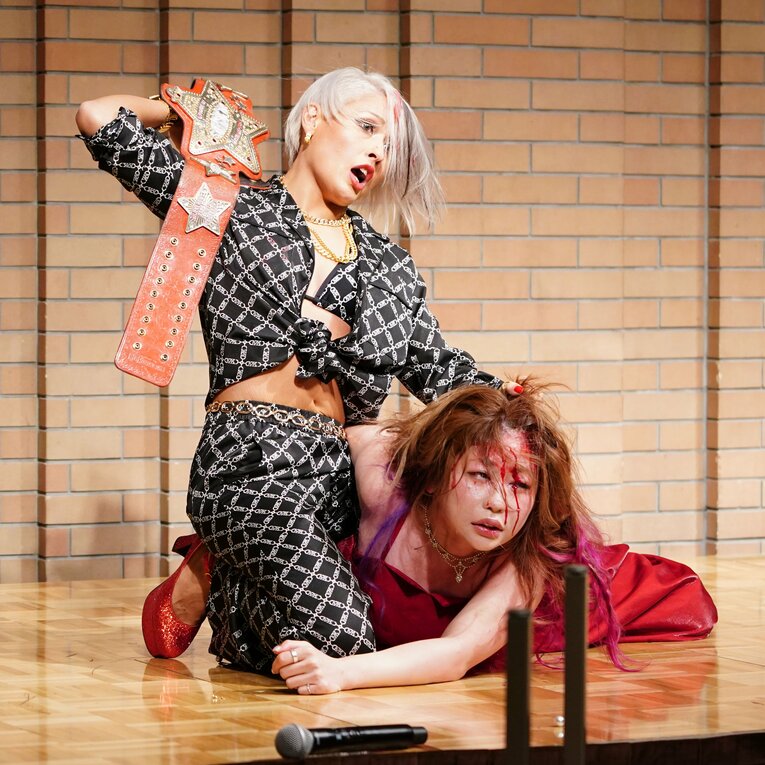 4度目の大一番は赤いベルト戦。ジュリアは「私からは何も奪えない」と宣言した