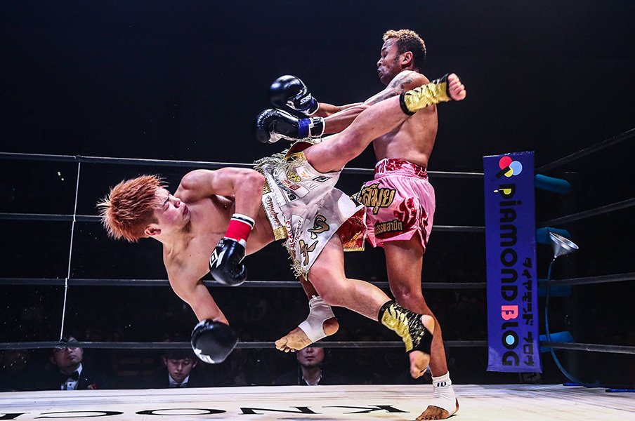 格闘技新時代を告げる「KNOCK OUT」。無敗の18歳、那須川天心の強さに酔う。<Number Web> photograph by Susumu Nagao