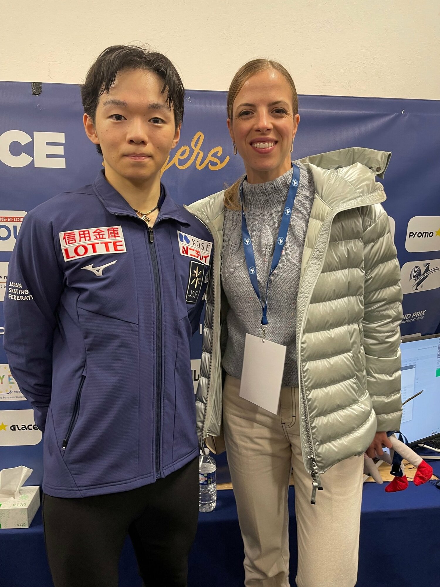 新たに指導を仰いだカロリーナ・コストナー氏と　©Akiko Tamura