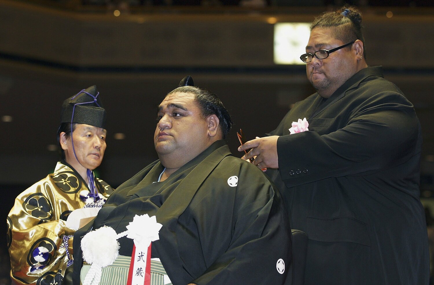 写真は2004年、元横綱武蔵丸の断髪式の様子　©Getty Images