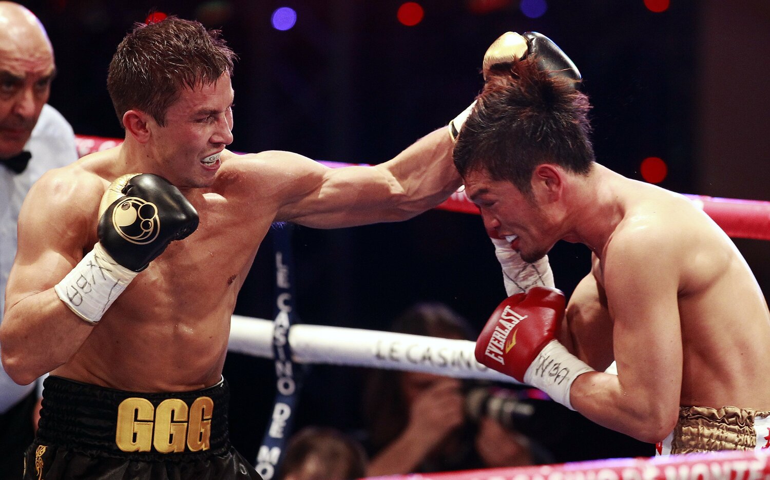 石田順裕さんはゴロフキンのパンチの凄まじさを「石で殴られているかのよう」と形容した　©AFLO