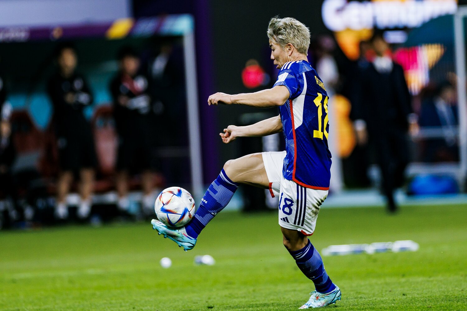 ドイツを失意のどん底に陥れるきっかけとなった浅野のトラップ　©Kiichi Matsumoto/JMPA