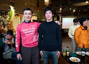 今年一緒にサハラマラソンを走る阿部雅行さんと健闘を誓った