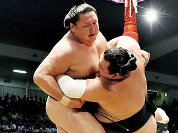 名古屋場所に進退を掛けた旭天鵬と若の里の絆とは。~対戦を夢見た「最後の同期生」~<Number Web> photograph by KYODO