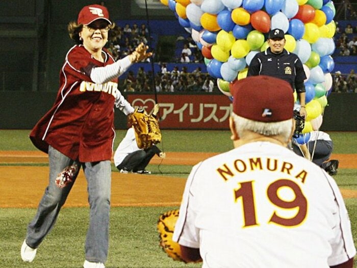 ノムさんは紙面で“ヒマワリ”だった。担当記者たちの追悼文に歴史が滲む。＜Number Web＞ photograph by Kyodo News