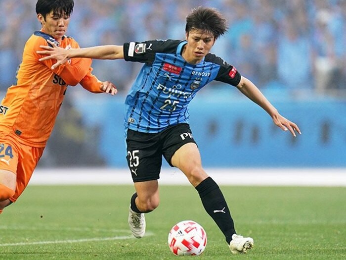 川崎・田中碧の心に野村克也の1冊。「楽しくない」時期を乗り越えて。＜Number Web＞ photograph by Getty Images