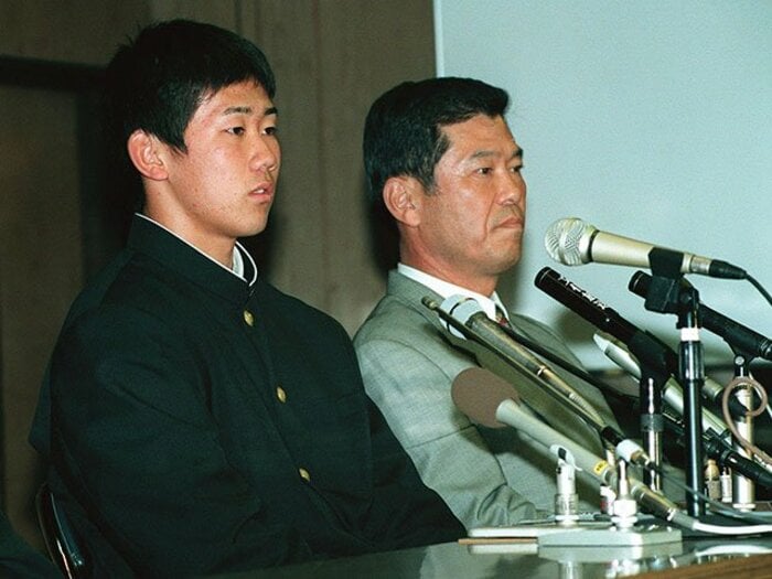 「プロでお金を稼ぎたい」松坂大輔18歳…なぜ西武ドラ1→即入団とならなかったか「相思相愛はベイスターズ」「五輪でキューバと戦っても」＜Number Web＞ photograph by JIJI PRESS