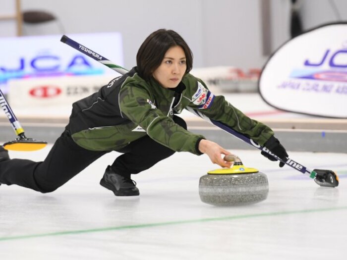 北海道銀行がロコ・ソラーレに待った! カーリング北京五輪代表争いで発揮された日本ハム流メンタル術<Number Web> photograph by JCA IDE