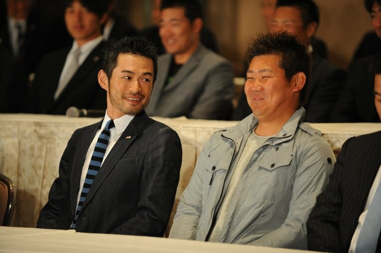 イチローと笑う松坂大輔　©BUNGEISHUNJU
