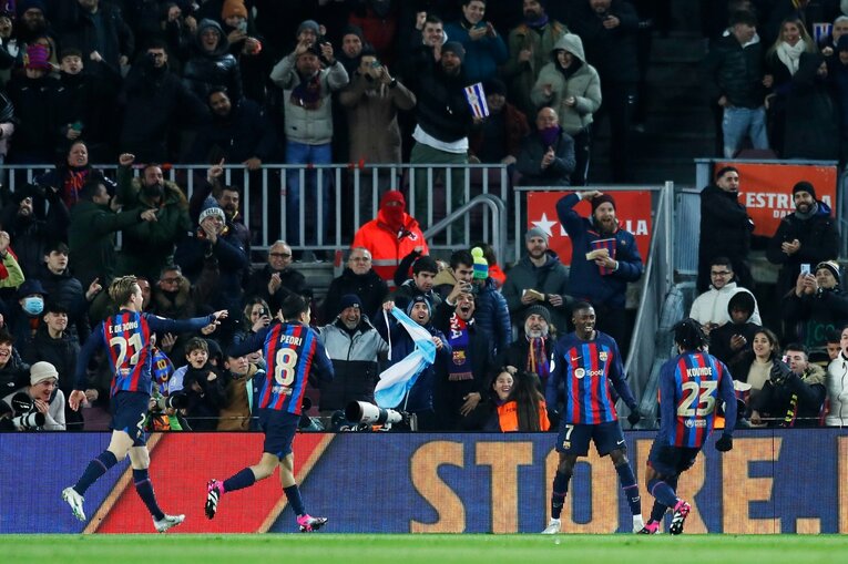 「クボのことは知ってるよ」バルササポに久保建英が笑顔で… 放送なしが惜しい「名手ブスケッツが声を荒げた」鮮烈プレー〈現地撮影〉(37)