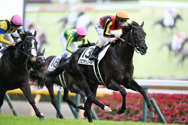 鞍上・北村友一とともに皐月賞の雪辱を果たしたクロワデュノール　©Keiji Ishikawa