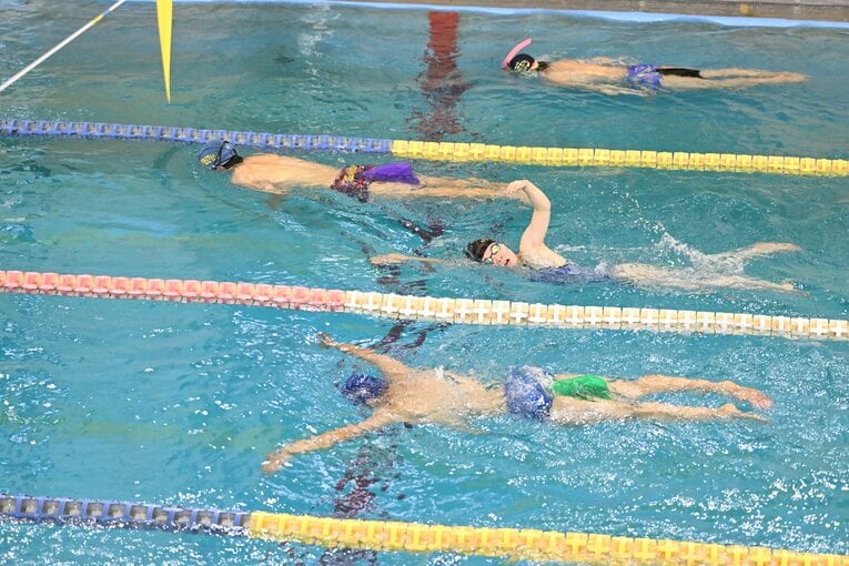 東大水泳部の練習風景　©Keiji Ishikawa