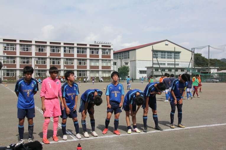 審判団への拍手では会場に拍手が起きていた ／ photograph by Satoshi Shigeno