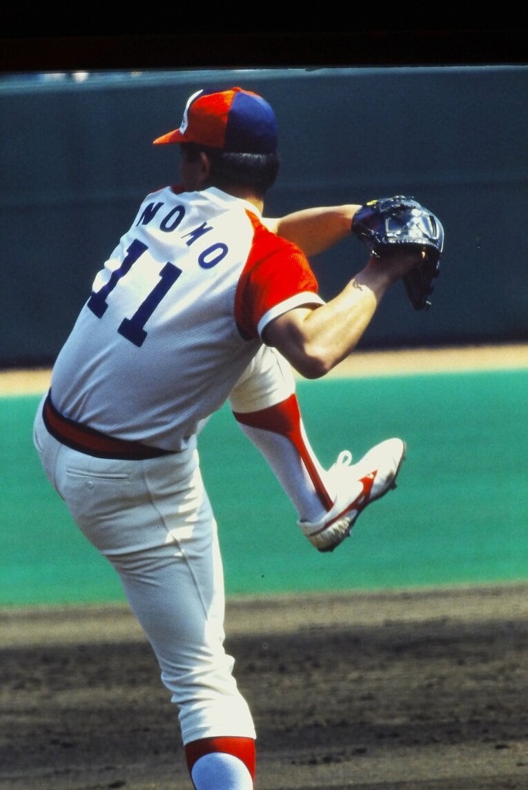 この捻った瞬間の野茂の右手の力の張り具合で球種は見破れていたというが……　©Takahiro Kohara