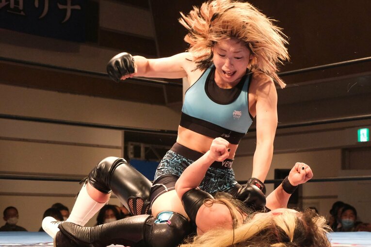 「女優vs交通情報のお姉さん」に18歳同士“意地の張り合い”対決も… 若手勢ぞろいの興行“ピースパ”に見る女子プロレスの未来(25)