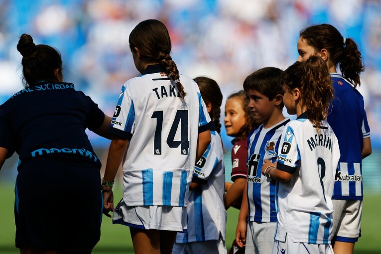 久保建英2戦連続MOMにアシスト、響き渡る「タケクボコール」も冴えない表情「やはりシルバ不在は…」カメラマンが感じたこと(25)