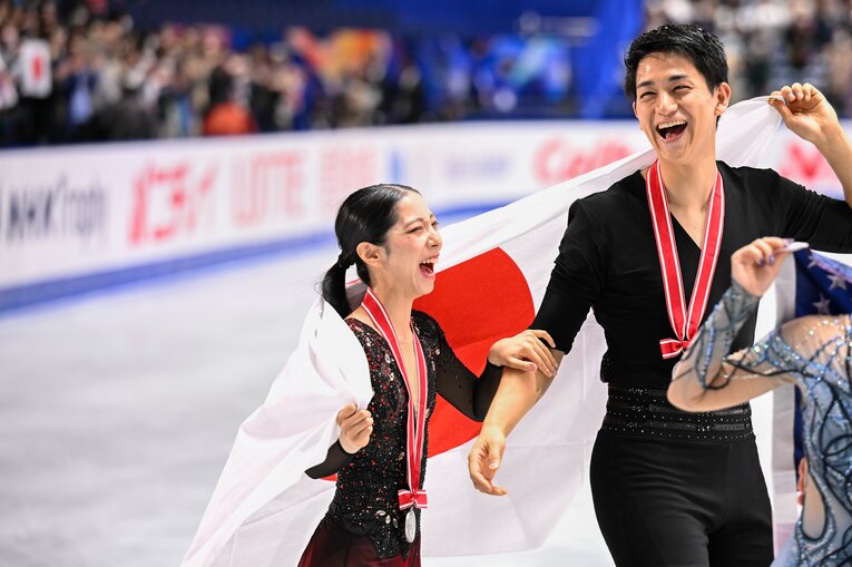 「めっちゃ笑ってたよね」取材が終わっても続いた、“りくりゅうらしい”会話…三浦璃来・木原龍一の成長が見えた、NHK杯アクシデントの舞台ウラ(6)