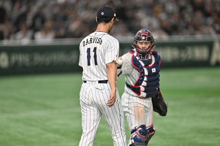 甲斐とダルビッシュ　©Naoya Sanuki