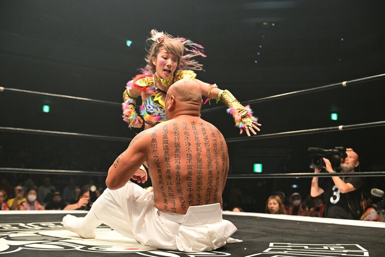 「お前、あの騒動があったのによく来たな」“今のプロレス批判”で炎上した前田日明に、ウナギ・サヤカがモノ申した真意「ぶん殴られようが…」(57)