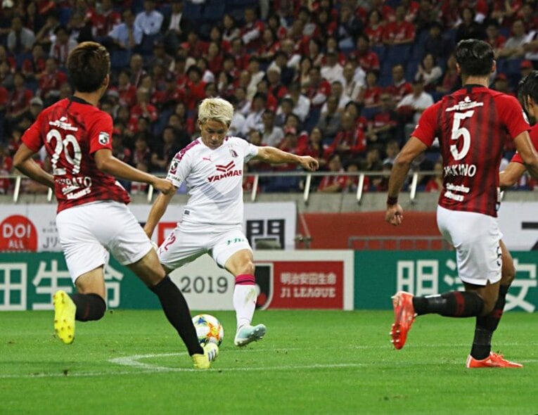 ベンチ外、J3も経験した田中亜土夢。劇的ミドルの裏にあった葛藤と自信。(2)