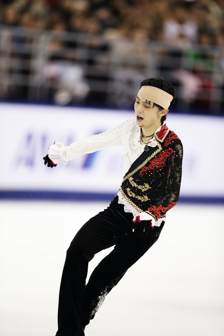 棄権せず、フリーの演技をやり通した羽生　©Tsutomu Takasu