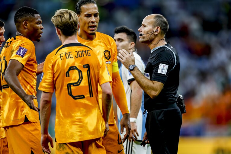 乱闘シーンも目立ってしまった準々決勝アルゼンチンvsオランダ　©︎Getty Images