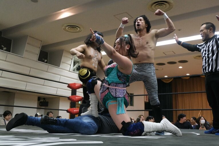 「やせたら可愛いのに」世間の声との闘い…“プラスサイズモデル”も務める女子レスラー・まなせゆうなの思い「ありのままの自分を愛せばいい」(91)