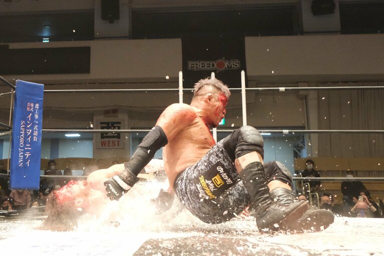 「デスマッチ・イズ・マイライフ」妻の急死を乗り越えた“クレイジー・キッド”竹田誠志の決意「蛍光灯やカミソリで傷つけ…でもそれが生きがい」(61)