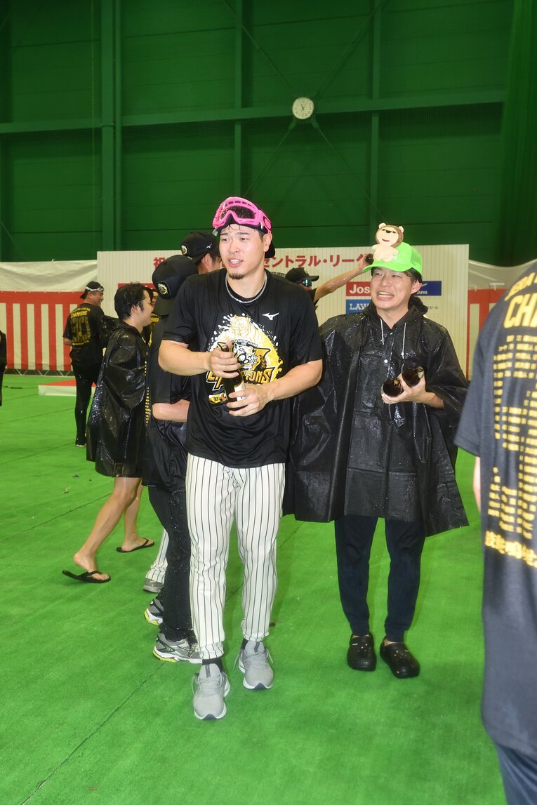 【ビールかけ…貴重カット多数】©Hideki Sugiyama