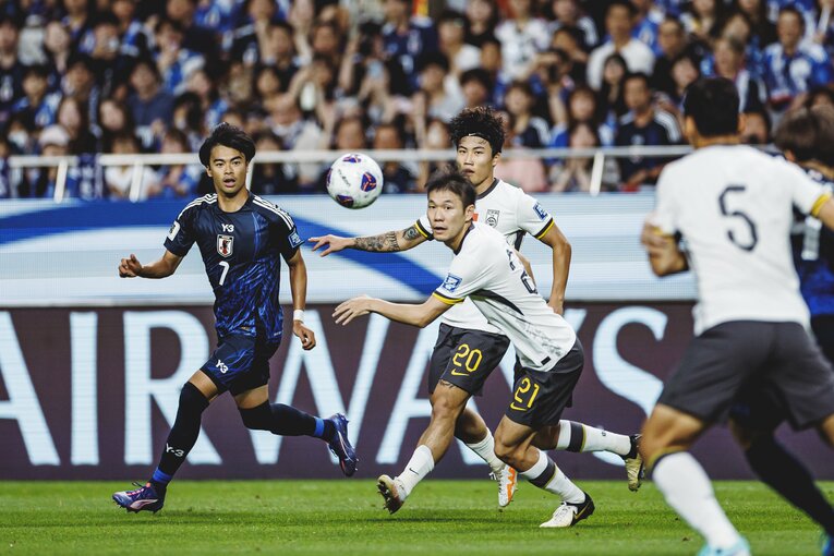 【中国で大人気の“三球王”】三笘薫の圧倒的パフォーマンス。全8枚中の6枚目　©Kiichi Matsumoto