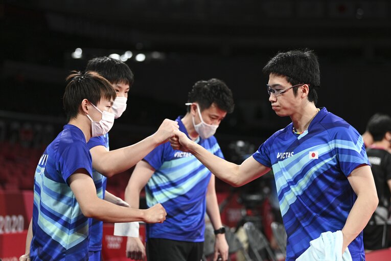 銅メダルを獲得した卓球男子団体