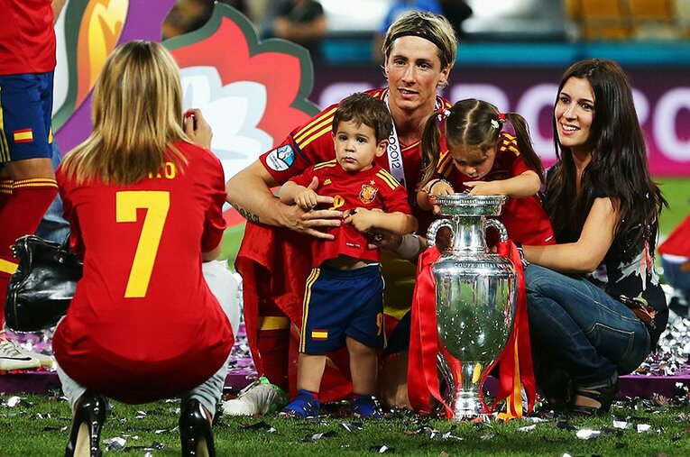 フェルナンド・トーレス＆オラヤ・ドミンゲス ／ photograph by Getty Images