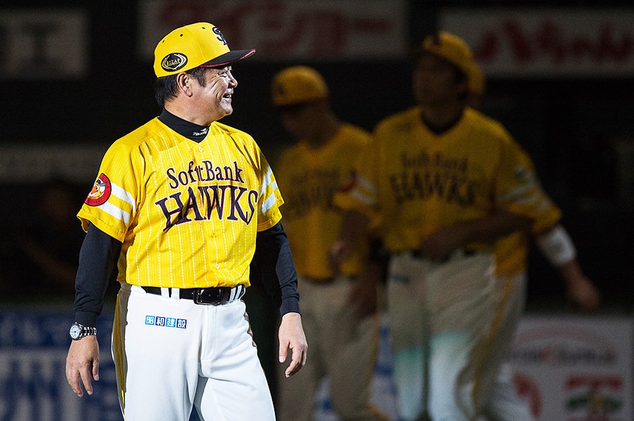 我道を歩んで「CSは全部勝つ!」。ソフトバンク工藤監督のオレ流とは?<Number Web> photograph by Nanae Suzuki