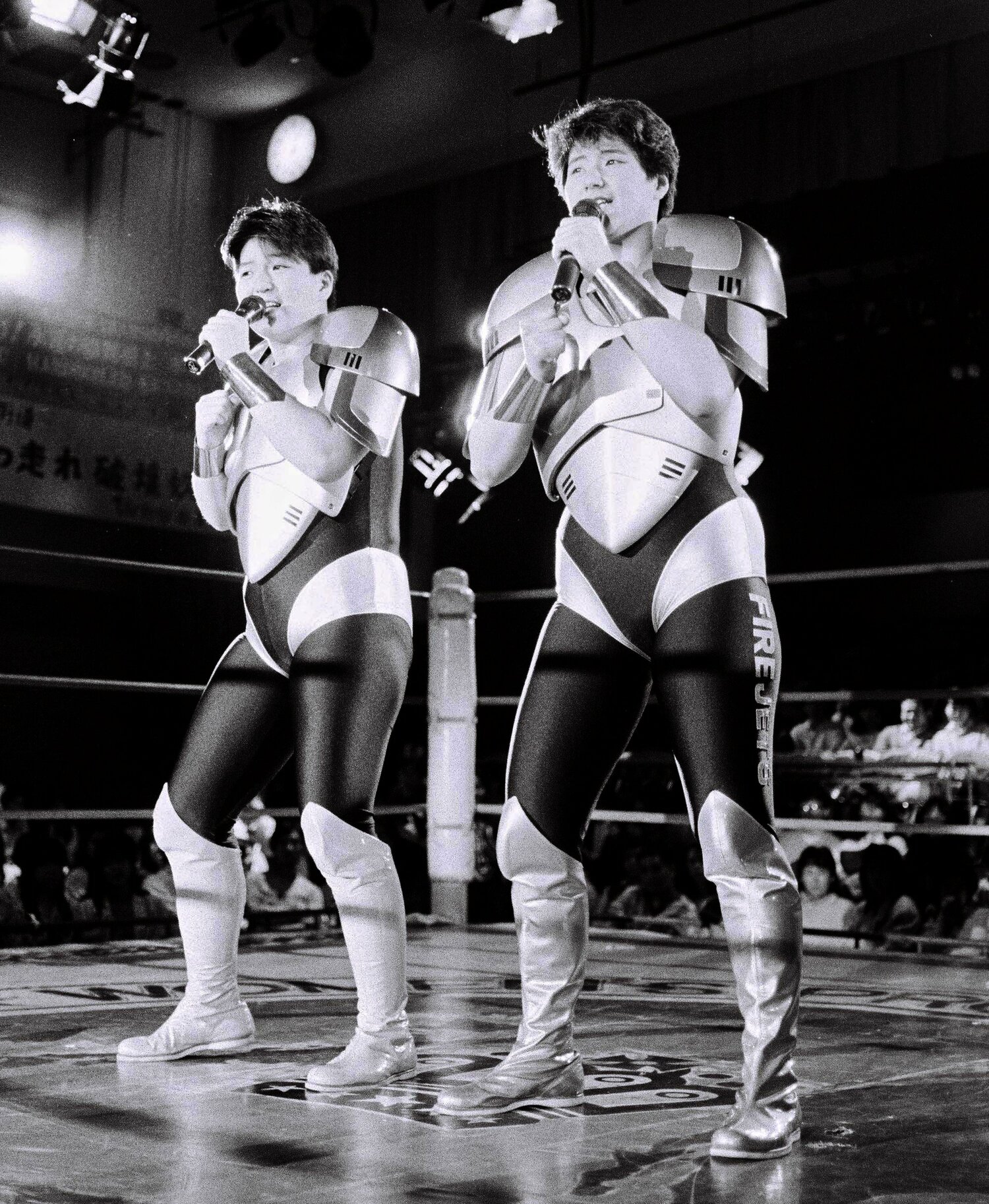 堀田祐美子との「ファイヤージェッツ」　©東京スポーツ新聞社