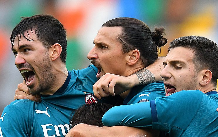 自らの活躍に思わず吠えるイブラヒモビッチ©Getty Images