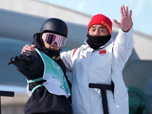 「日本人と一緒で大丈夫？」差別を乗り越え、中国代表シャオミンを金メダルに導いたスノーボードコーチ・佐藤康弘の“信念”とは