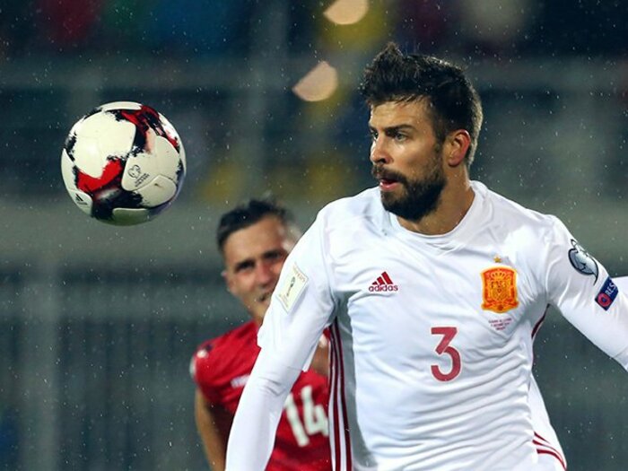 ピケが代表を去り、クエジャールが激怒。スペインメディアに選手からの反撃。＜Number Web＞ photograph by AFLO