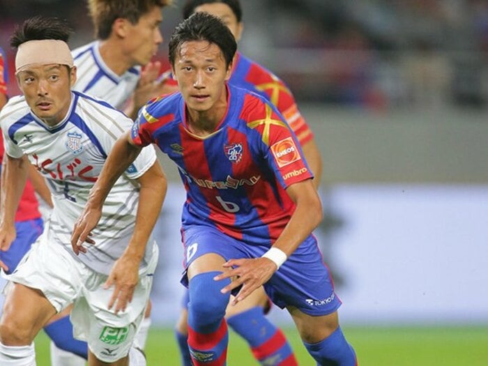 不慣れなお立ち台と、堂々たるプレー。FC東京は室屋成の復帰を待っていた。＜Number Web＞ photograph by J.LEAGUE PHOTOS