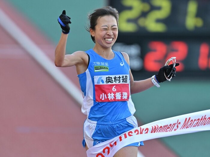 「非体育会サークル出身」でも大阪国際女子マラソンで“日本歴代10位”の衝撃…23歳の新ヒロイン・小林香菜とは何者か?「大学ではジョグしか…」<Number Web> photograph by JIJI PRESS