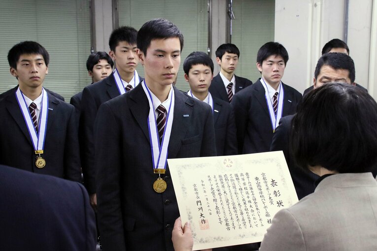春高バレー優勝で京都スポーツ大賞を受賞した東山高校主将の髙橋藍　©︎SANKEI SHIMBUN