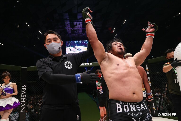 相撲界を懲戒解雇からRIZINへ…貴賢神がデビュー戦完敗でも見せた可能性とは？ 対戦した元警察官ファイターが絶賛した「凄い素質」(35)