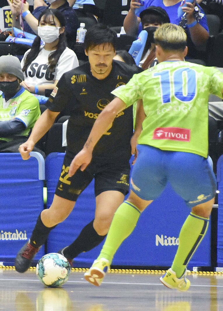 松井大輔はYS横浜ですぐにデビューを飾った　©Kyodo News