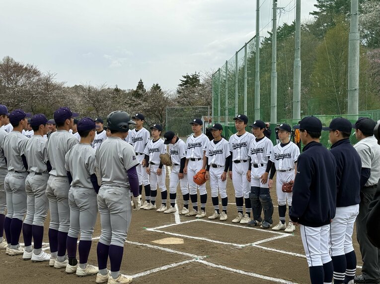 オープニングセレモニーで花巻東のBチームと対戦した ©Yuji Yanagawa