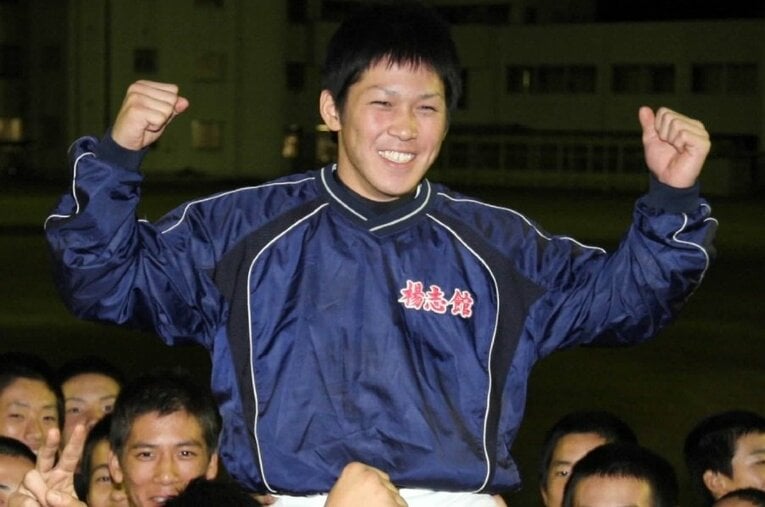 2010年秋、ソフトバンクに育成6位で指名を受けた甲斐拓也（楊志館）。いくつもの偶然が重なり、キャッチャーという天職に出会った ／ photograph by KYODO