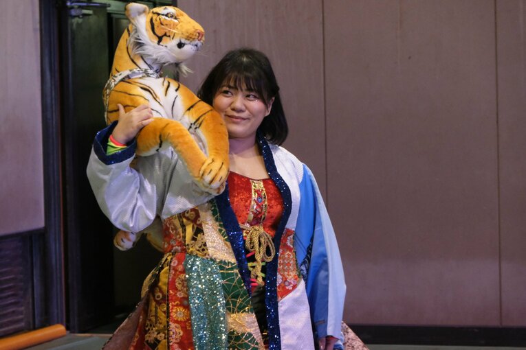 「可憐ですねぇ」人気女子レスラー・安納サオリに観客もウットリ…初の凱旋大会に滋賀が沸いた日「“絶対不屈彼女”は泣かないんです」(73)