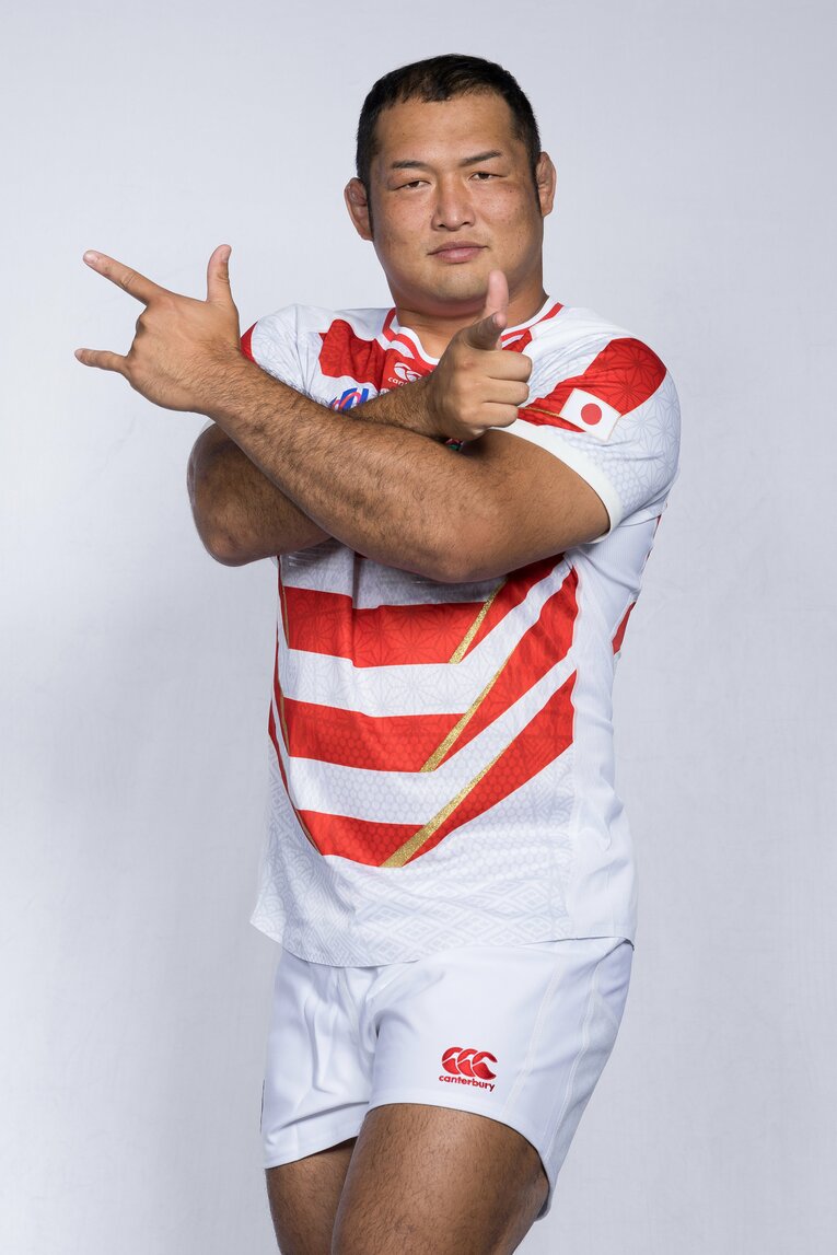 カメラマンの要求に応え、さまざまなポーズを決めるサービス精神旺盛な“カッキー”　©︎Getty Images